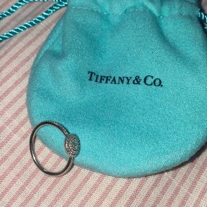 Brand new gorgeous Pandora Silver ring in Size 6 😍